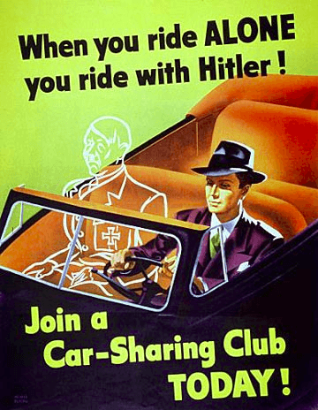 Esta imagen es un cartel de propaganda estadounidense de la Segunda Guerra Mundial. Con el eslogan "When you ride ALONE you ride with Hitler!" (Cuando viajas solo, viajas con Hitler), el cartel busca incentivar el uso compartido de automóviles. La idea es promover la eficiencia en el uso de recursos y la solidaridad, sugiriendo que viajar solo desperdicia gasolina, un recurso necesario para el esfuerzo bélico. La imagen emplea la figura de Hitler como símbolo del enemigo, sugiriendo que la falta de colaboración es contraproducente para el país.