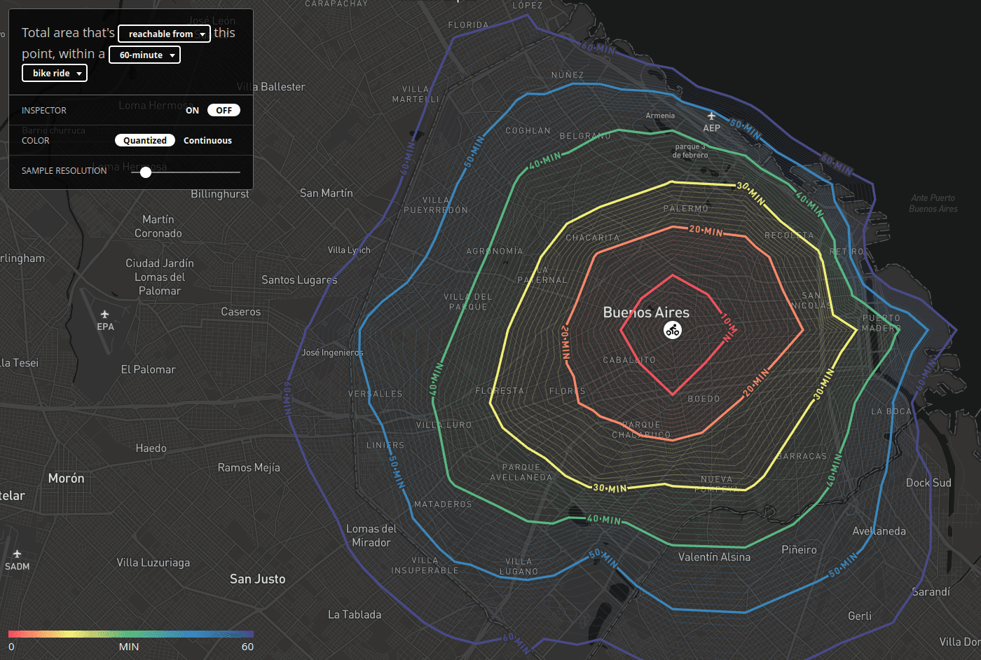 La imagen muestra un mapa de Buenos Aires con áreas delimitadas por isócronas de viaje en bicicleta desde un punto central, representando el tiempo que toma llegar a distintas zonas dentro de intervalos de 10, 20, 30, 40, 50 y 60 minutos. Cada contorno de color define una distancia alcanzable en el tiempo especificado, con el área central en rojo indicando 10 minutos, y el área periférica en azul marcando los 60 minutos. Este tipo de mapa es útil para visualizar la accesibilidad en bicicleta dentro de la ciudad, resaltando qué zonas son fácilmente alcanzables en menos tiempo.